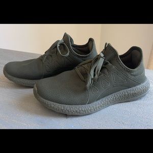 Women’s Army Green Slip On Sneaker Athletic Shoe Size 42